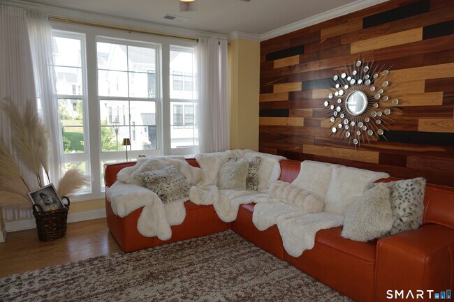 Building Photo - 127 Brentwood Cir