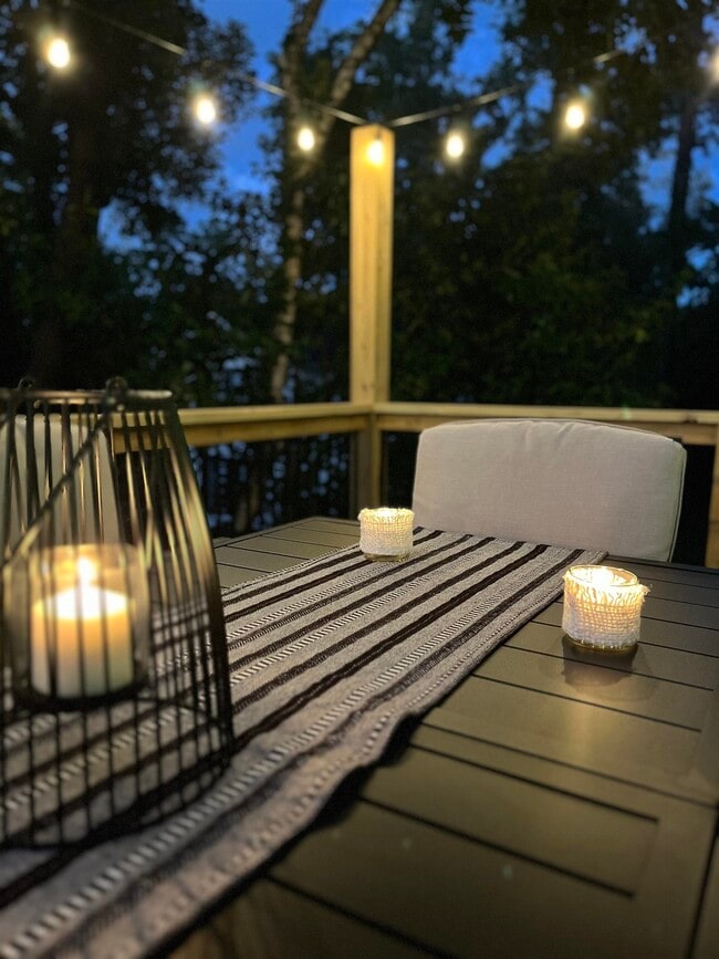 Building Photo - 420 E 6th Ave