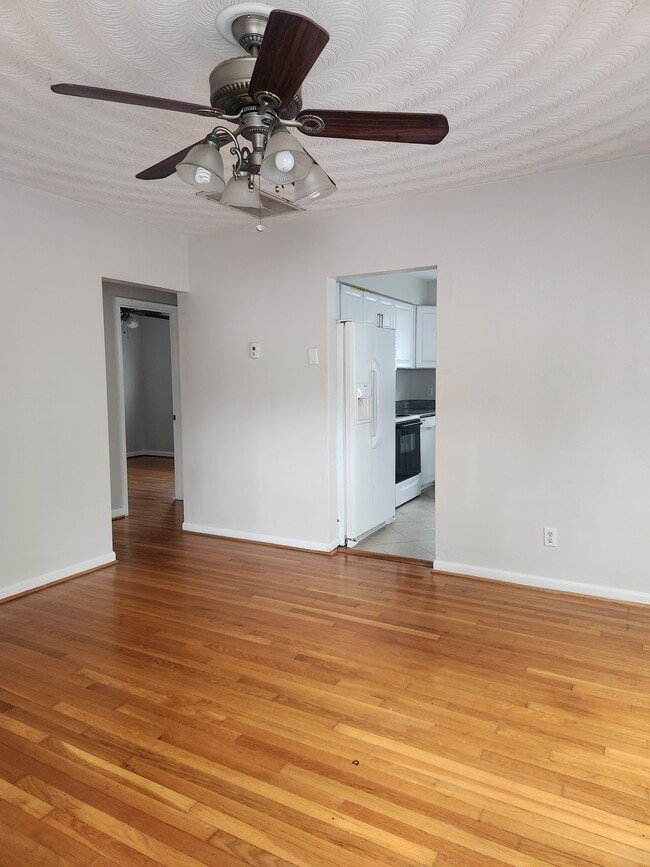 Building Photo - 9334 Peachtree St