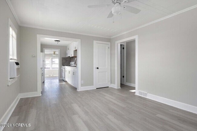 Building Photo - 1423 Holmes Ave