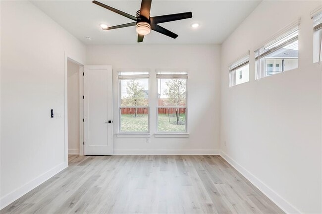 Building Photo - 1703 Kit Cir