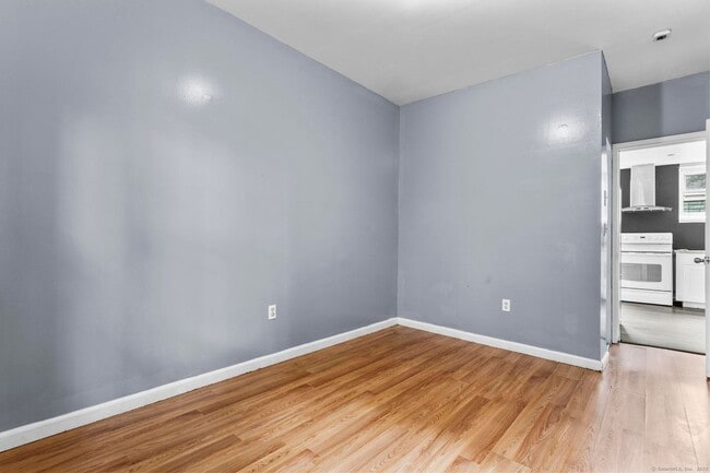 Building Photo - 22 Wyman St