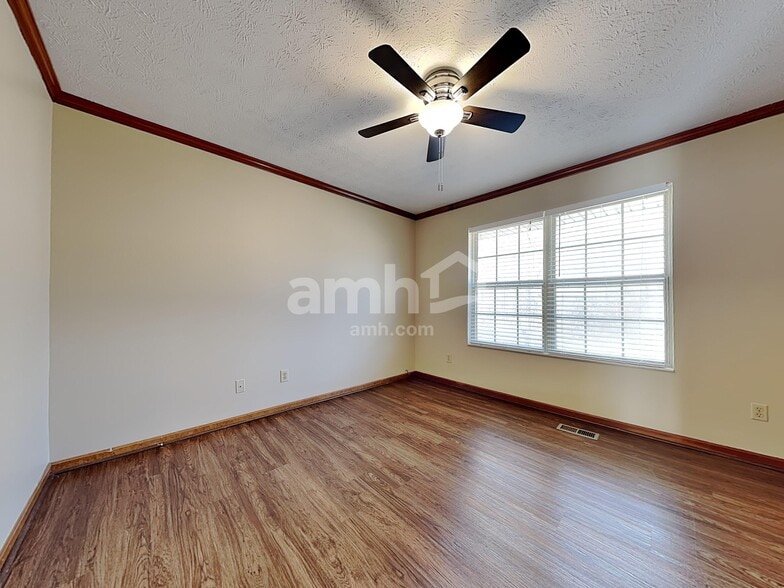 Building Photo - 6471 Willow Bend Dr