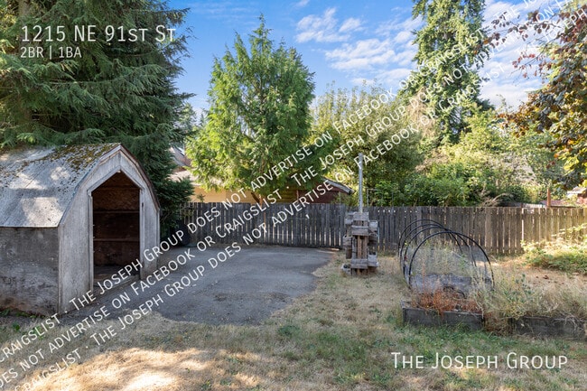 Building Photo - 1215 NE 91st St