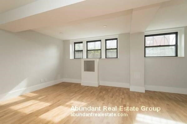 Building Photo - 123 Highland Ave