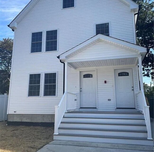 Building Photo - 564 Norman St