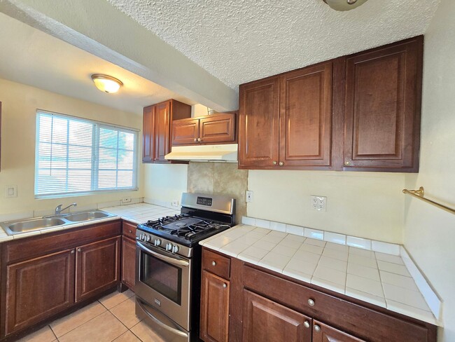 Building Photo - 2010 W Lumber St