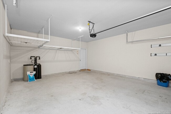 Building Photo - 9219 Cook Crk