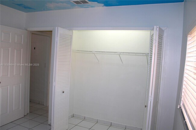 Building Photo - 2895 W 76th St