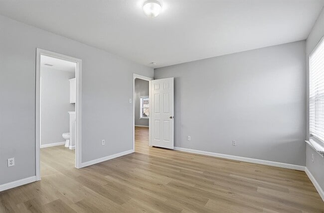 Building Photo - 2410 Charlie Harley Dr