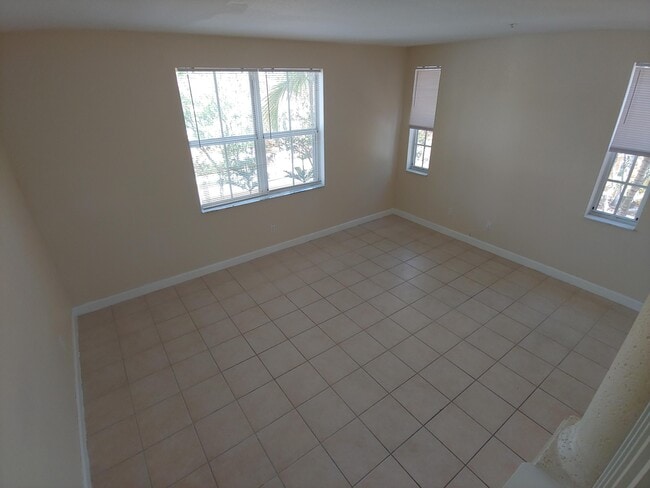 Building Photo - 3106 Shoma Dr