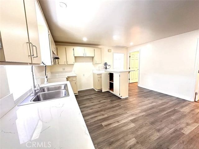 Building Photo - 6510 Marbrisa Ave