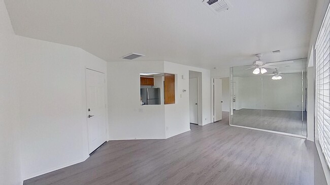 Building Photo - Remodeled 1 Bedroom 1 Bath Condo in Laguna...