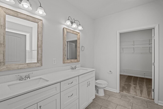 Building Photo - 8163 Snelling Dr