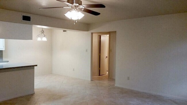 Building Photo - 240 N Forest Dr