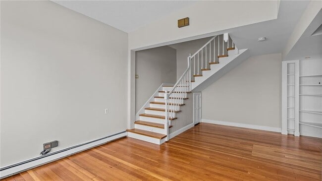 Building Photo - 54 Hillside Ave