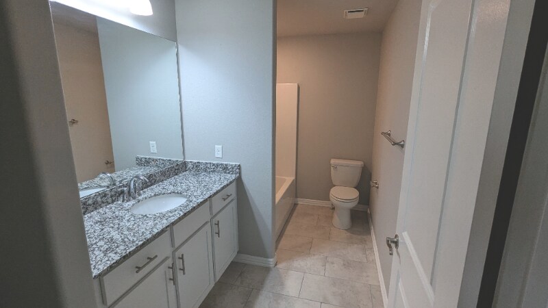 Building Photo - 2649 S Kilimanjaro Way