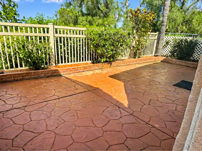 Building Photo - 11595 Compass Point Dr N