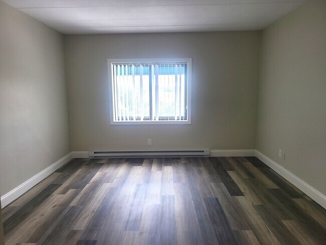 Building Photo - 576 Washington St