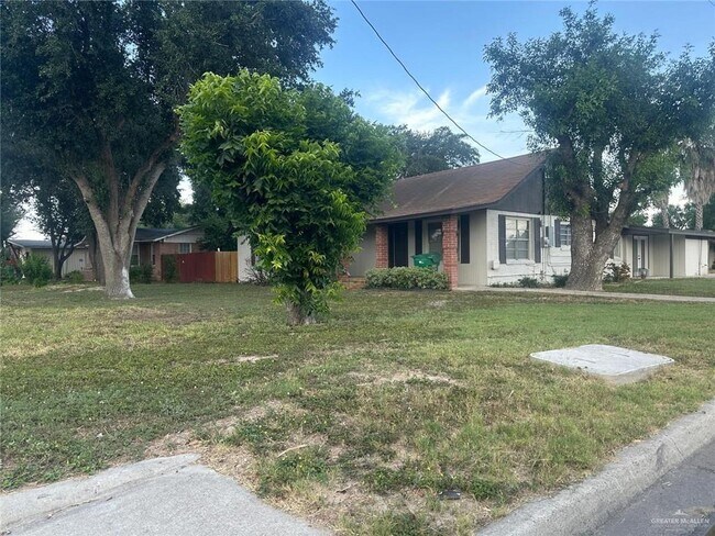 Building Photo - 700 E Sam Houston Blvd