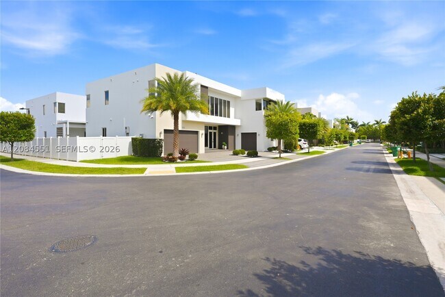 Building Photo - 7525 NW 103rd Pl