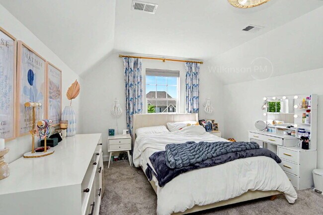 Building Photo - The Finest Furnished Upscale Executive Home, an Exquisite Luxury Rental, in Tega Cay for the Disc...