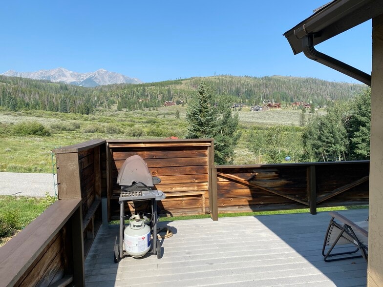 Deck view - 588 Lake View Cir W