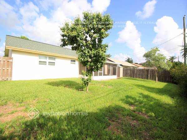 Building Photo - 4580 NW 113th Terrace