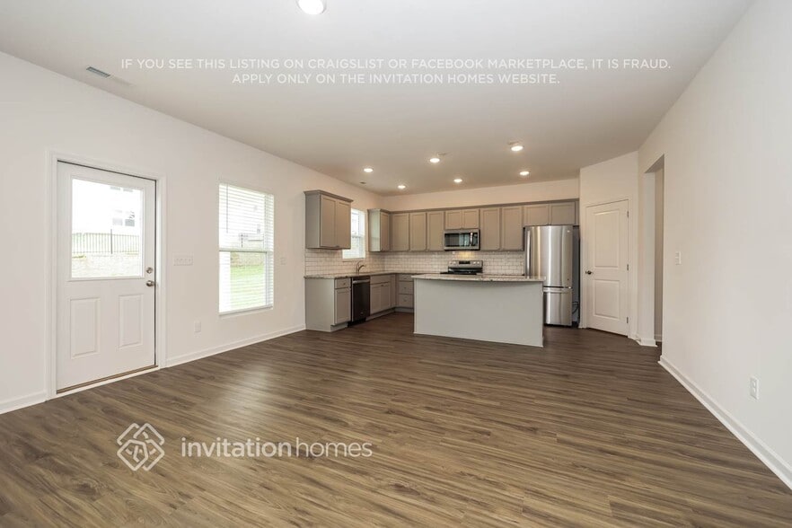 Building Photo - 3810 Lantern Ln