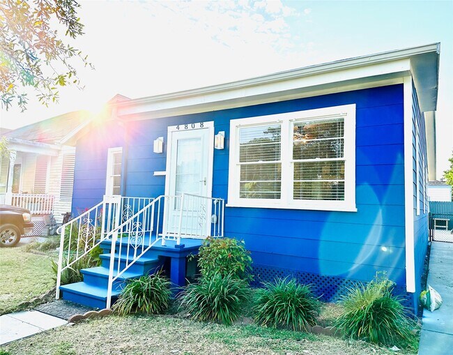 Building Photo - 4808 Ave S