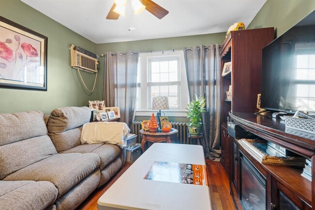 Building Photo - 1041 Stonewall Ln