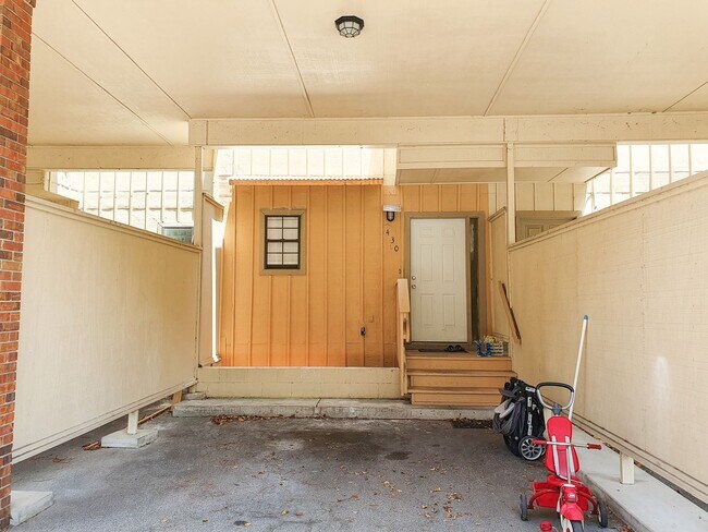 Building Photo - Cresap Arms #430 - Pet-Friendly!