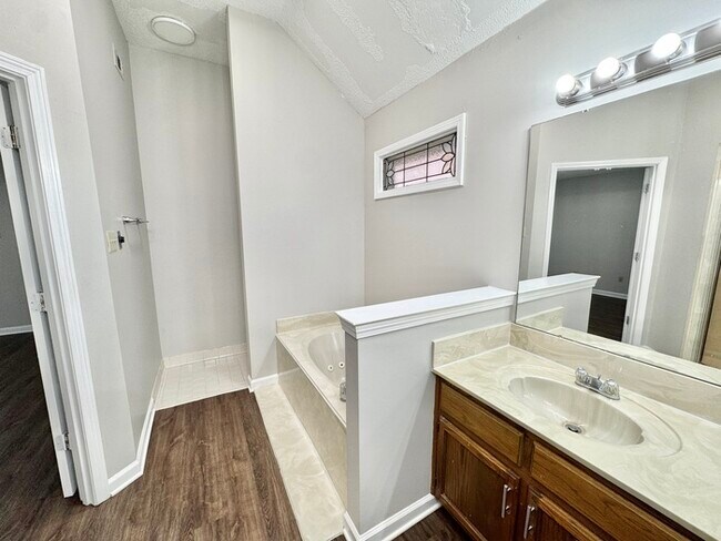 Building Photo - 7359 Peppermill Ln