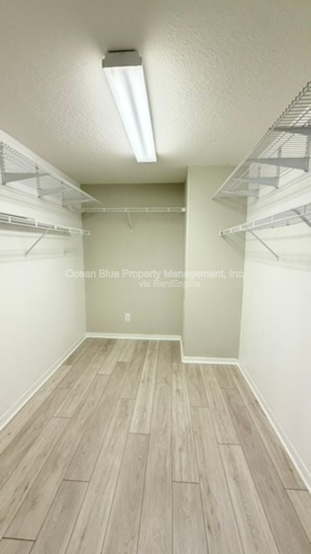 Building Photo - 1525 Hillview Ln