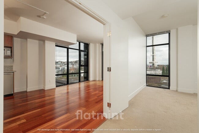 Building Photo - 2911 2nd Ave