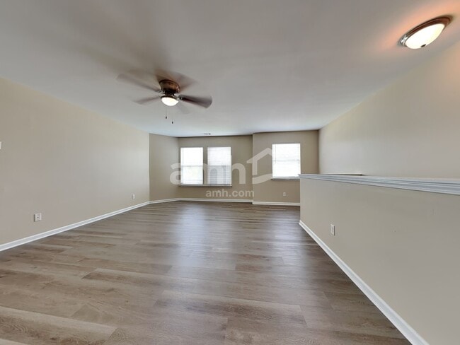 Building Photo - 516 Windsong Dr