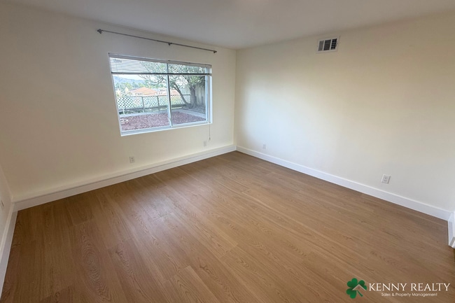 Building Photo - Newly Remodeled 5BR/3BA Home w/ City + Ocean Views in Daly City