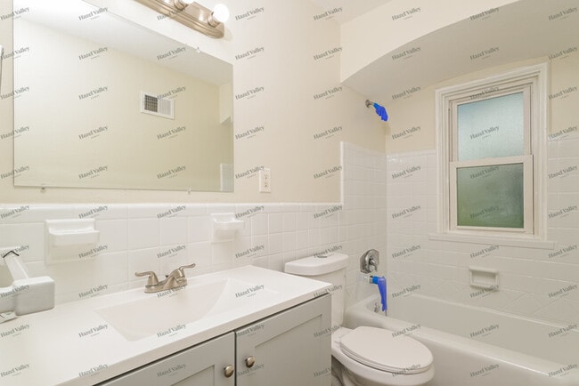 Building Photo - 7642 Horatio Dr