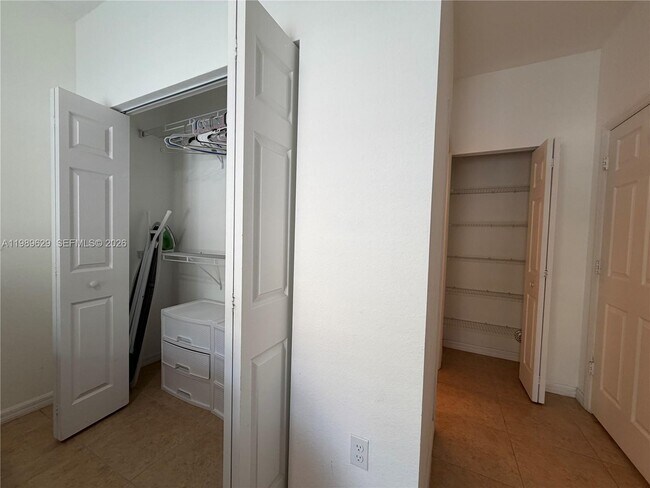 Building Photo - 6330 S Station Square