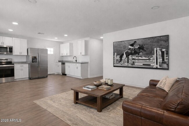 Building Photo - 113 N 88th Pl