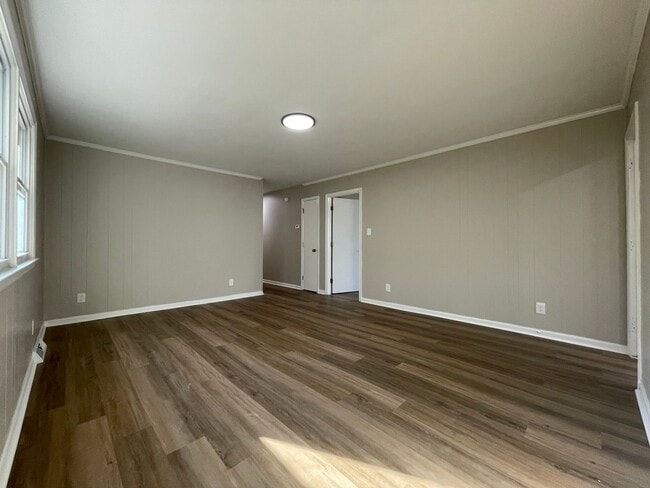 Building Photo - Remodeled Rancher Style Home