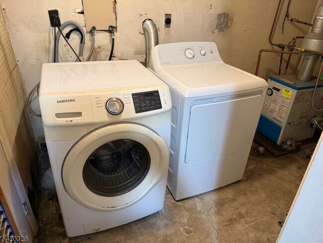 Building Photo - 9 MacDonald Rd