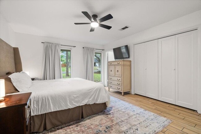 Building Photo - 9503 Castlewood Dr