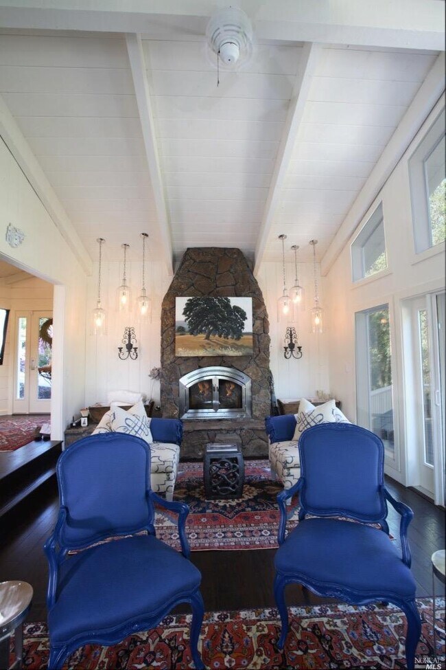 Building Photo - 419 Dry Creek Rd