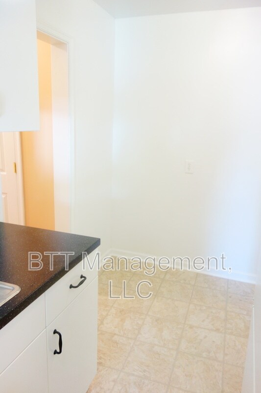 Building Photo - 8401 Flower Ave