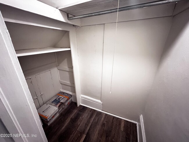 Building Photo - 2561 Rosselle St