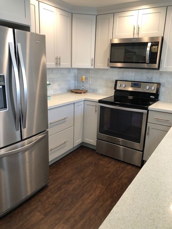 Building Photo - Furnished 2 Bedroom 2 Bathroom Kihei Shore...