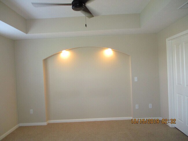 Building Photo - Village at Olentangy Crossing 0081