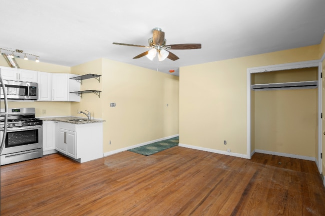 Building Photo - 227 S Prospect St