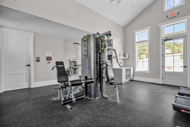 Building Photo - 1509 Newpoint Dr